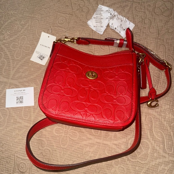Coach Crossbody Bag Purse Logo Red Pebble Leather Zipper Turn lock NWT - Picture 1 of 16
